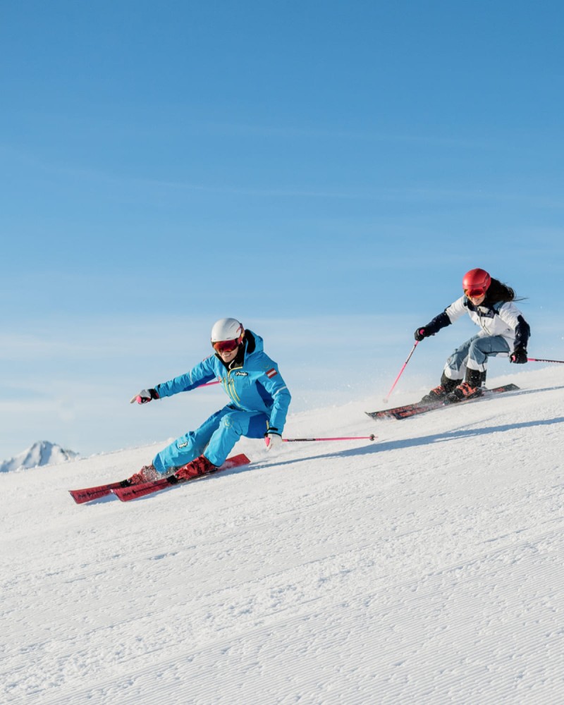 Racecarving in the No Limits courses at the CSA Skischule Silvia Grillitsch