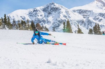 Perfekt präparierte Pisten bei kalten Temperaturen im Skiurlaub im Jänner
